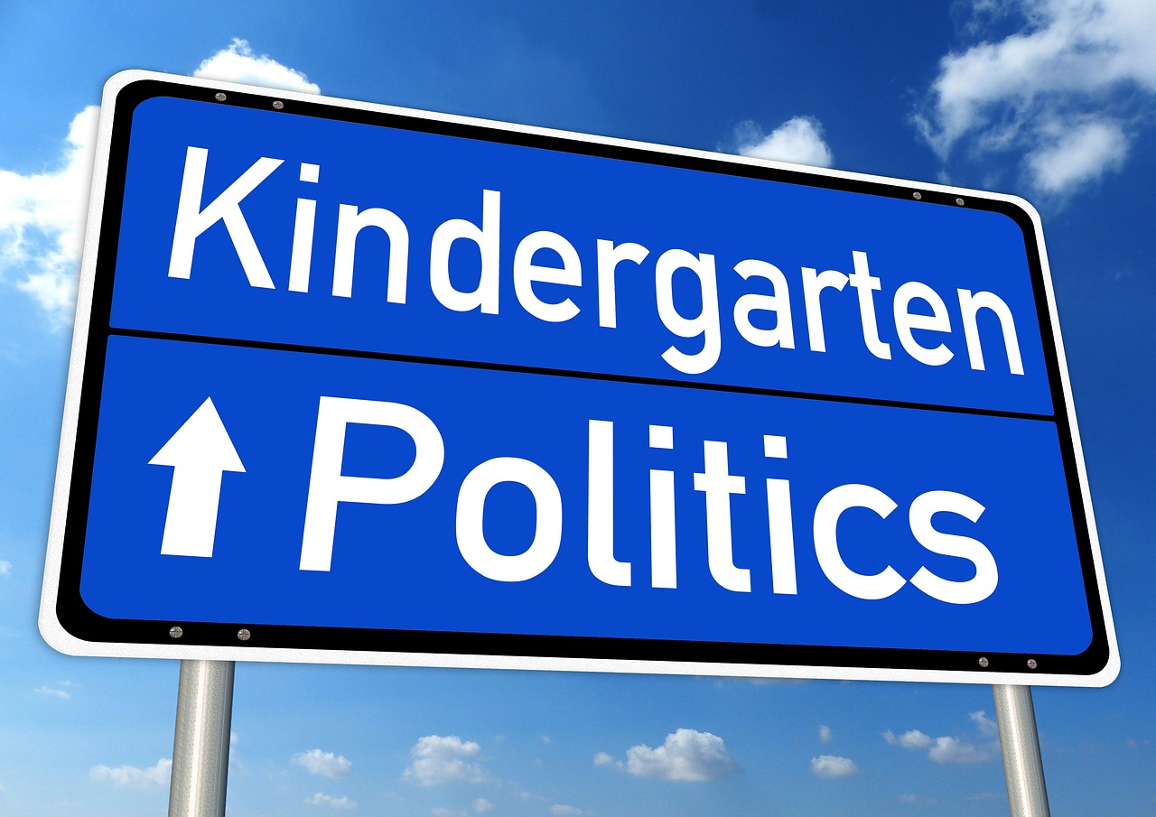 Politika všude kolem
